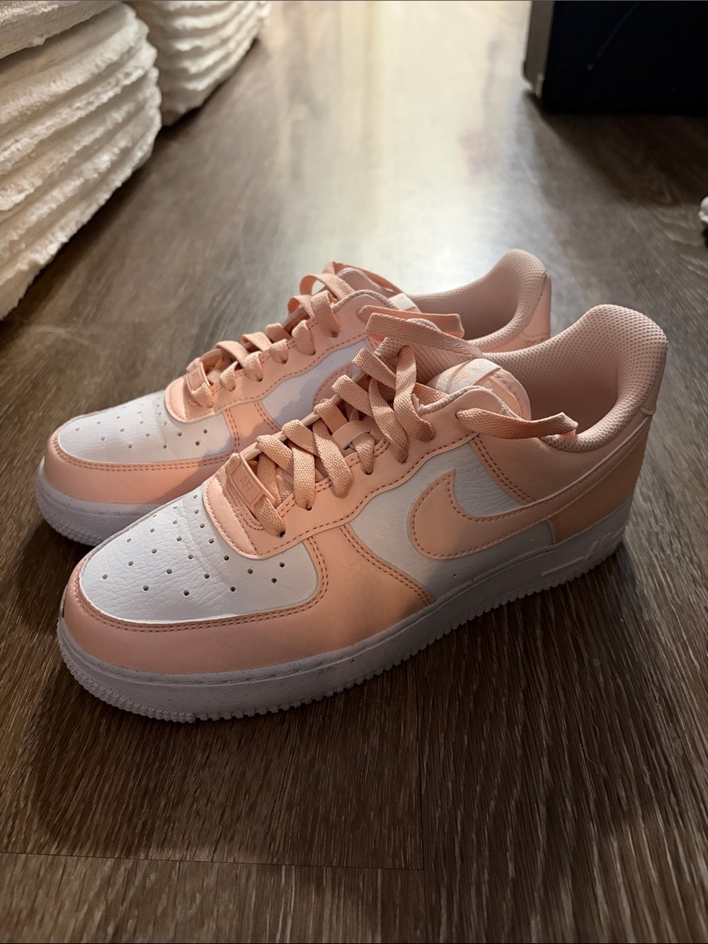 Nike Airforce 1 Women's Low-Top Sneakers in Peach and White